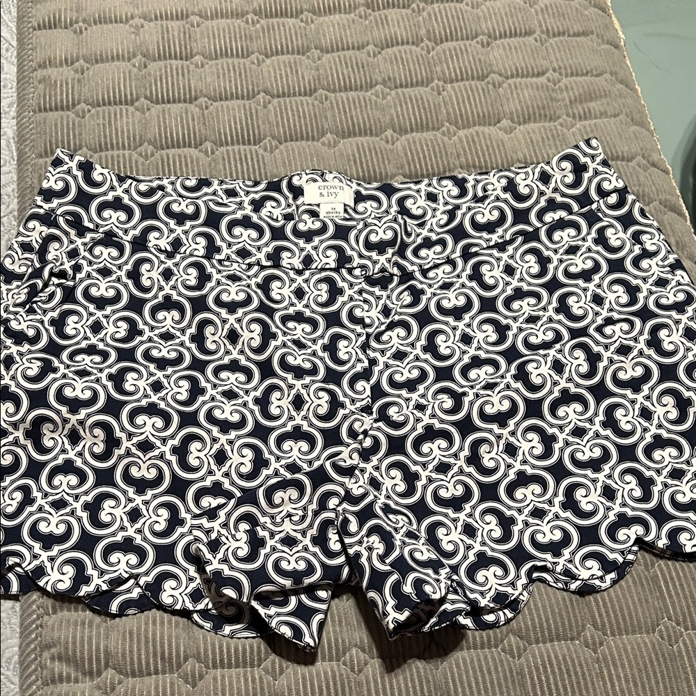 Crown & Ivy High Waist Black and White Patterned Shorts